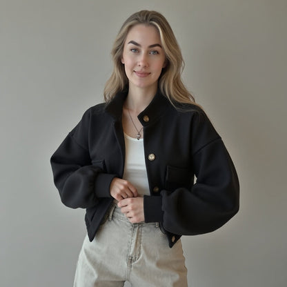 Leona | Modische Kurzjacke mit Knopfleiste